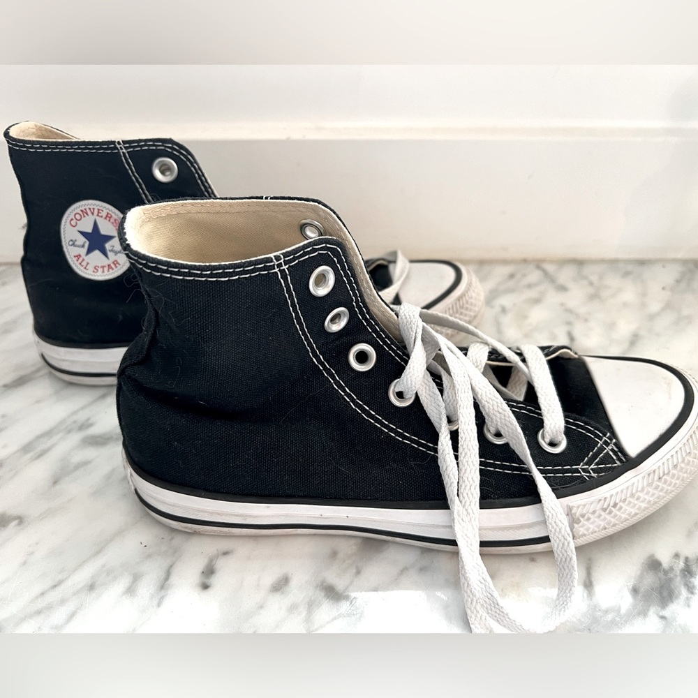 Converse high top- men’s size 4 women’s size 6- black